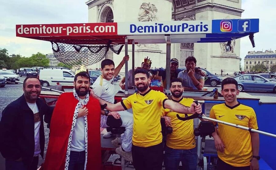 Paris: Beer Bike Bar With Drinks Included - Who should book this experience