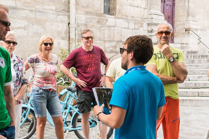 Paris Bike Tour Hidden Secrets in the Latin Quarter & Le Marais neighborhoods - Entering Le Marais through Jewish Paris