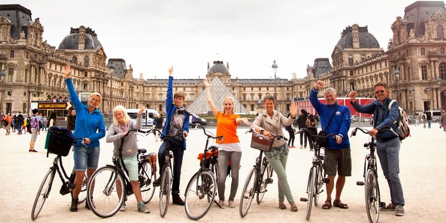 Paris: City Highlights Bike Tour - What the guide adds to the ride