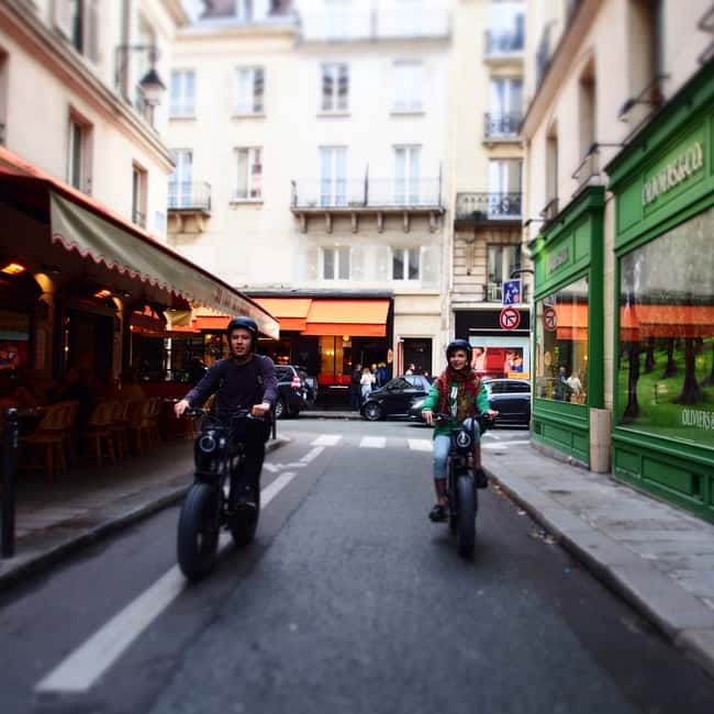 Paris: City Highlights Private Electric Bike Tour - Why a bike is a smart way to see central Paris