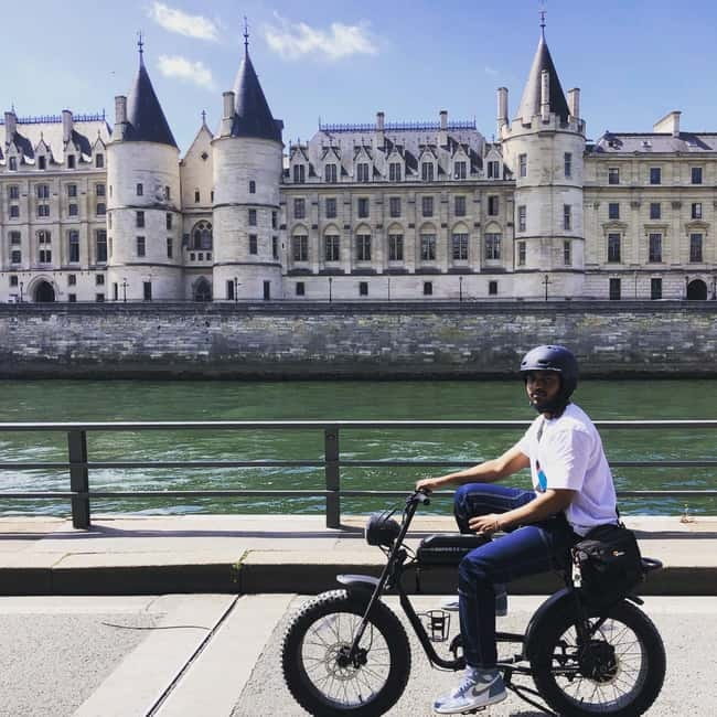 Paris: City Highlights Private Electric Bike Tour - Saint-Germain-des-Prés and the route toward the river