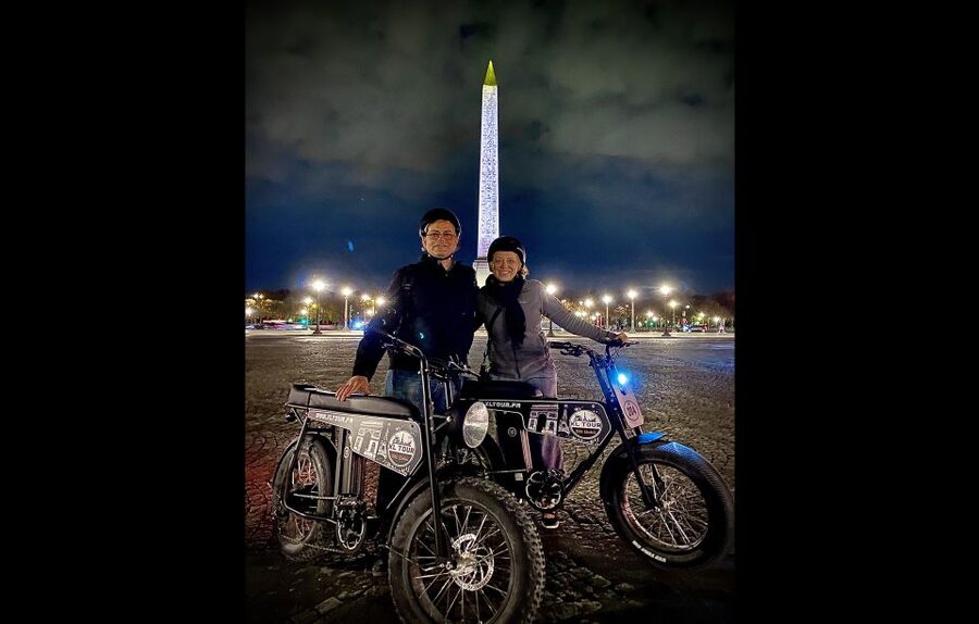 Paris: Eiffel Tower and Notre Dame Night Tour by E-Bike - Why Paris at night works so well on two wheels