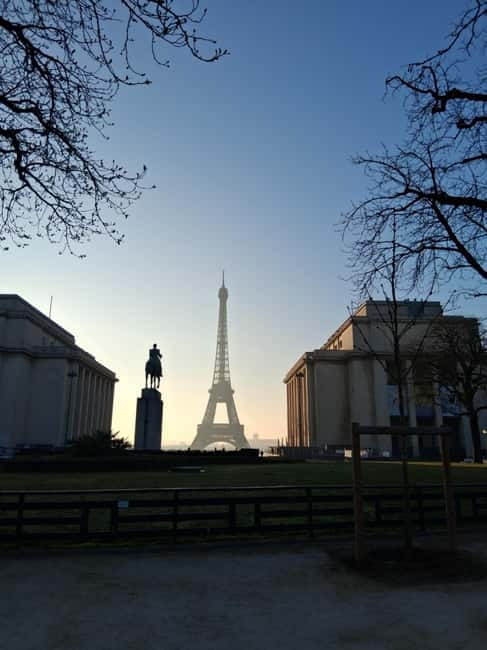 Paris: Eiffel Tower&Seine River Electric Bike Tour 3 hours - Key points at a glance