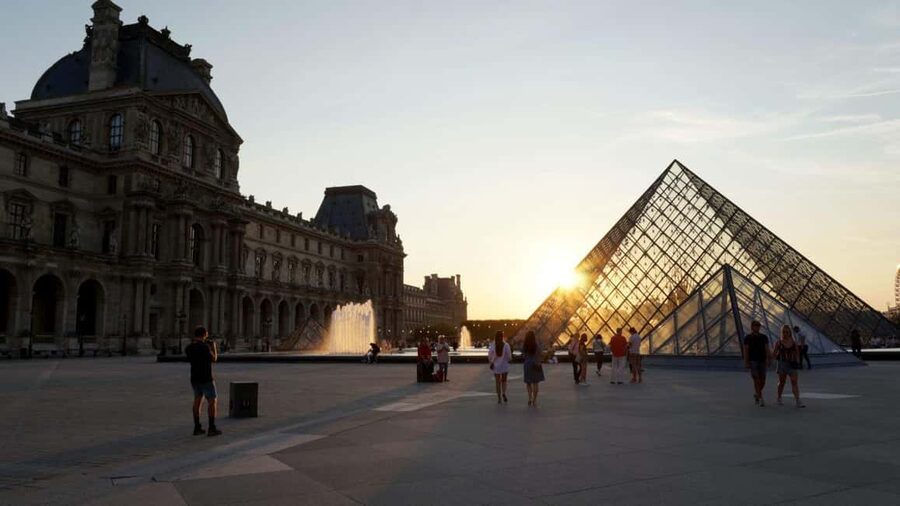 Paris: Eiffel Tower&Seine River Electric Bike Tour 3 hours - Why this electric bike route works so well