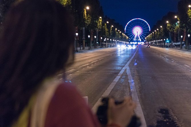 Paris Evening Bike Tour with 1-hour Seine River Cruise - The Eiffel Tower after dark, or in late daylight