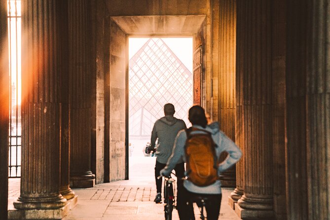 Paris Evening City of Lights Small Group Bike Tour & Boat Cruise - Louvre, Musée d’Orsay, and the Seine-side view