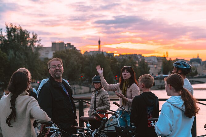Paris Evening City of Lights Small Group Bike Tour & Boat Cruise - Who should book this ride
