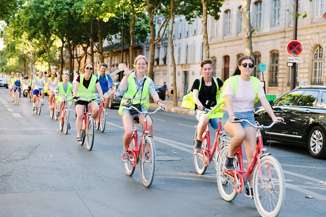 Paris Evening Snapshot Bike Tour - Ecole Militaire and the first city views