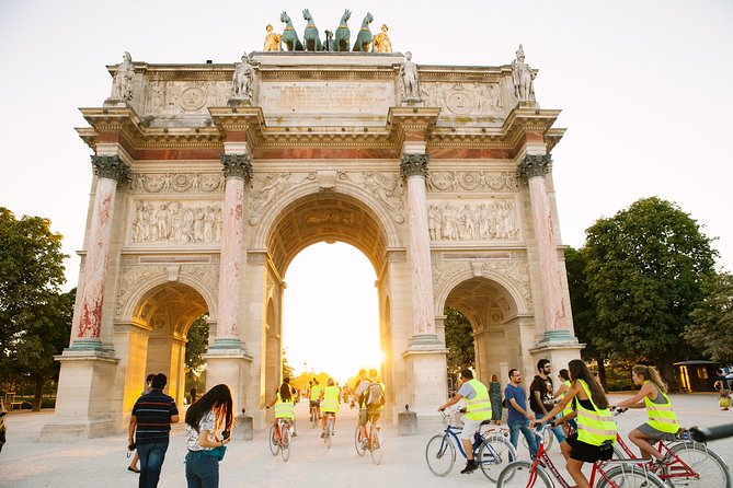 Paris Evening Snapshot Bike Tour - Notre Dame and the story of the island