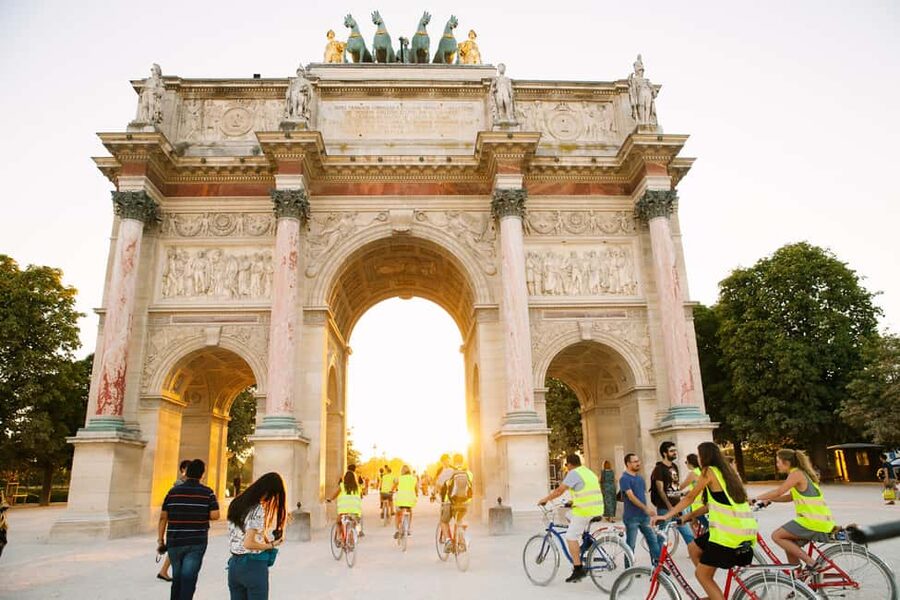 Paris Evening Snapshot Bike Tour - Should you book it?