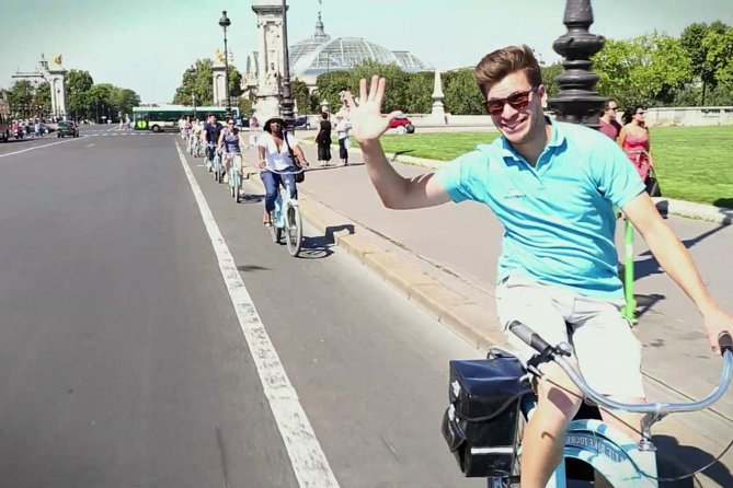 Paris Highlights Bike Tour: Eiffel Tower, Louvre and Notre-Dame - Key points to know before you book