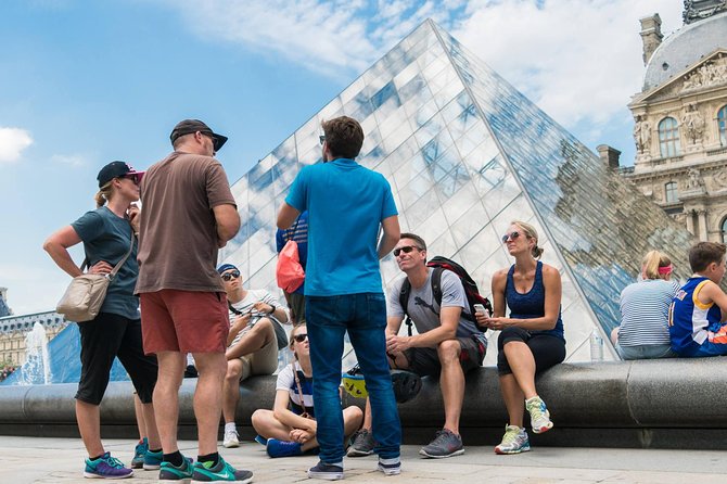 Paris Highlights Bike Tour: Eiffel Tower, Louvre and Notre-Dame - Riding the Seine from the riverbanks
