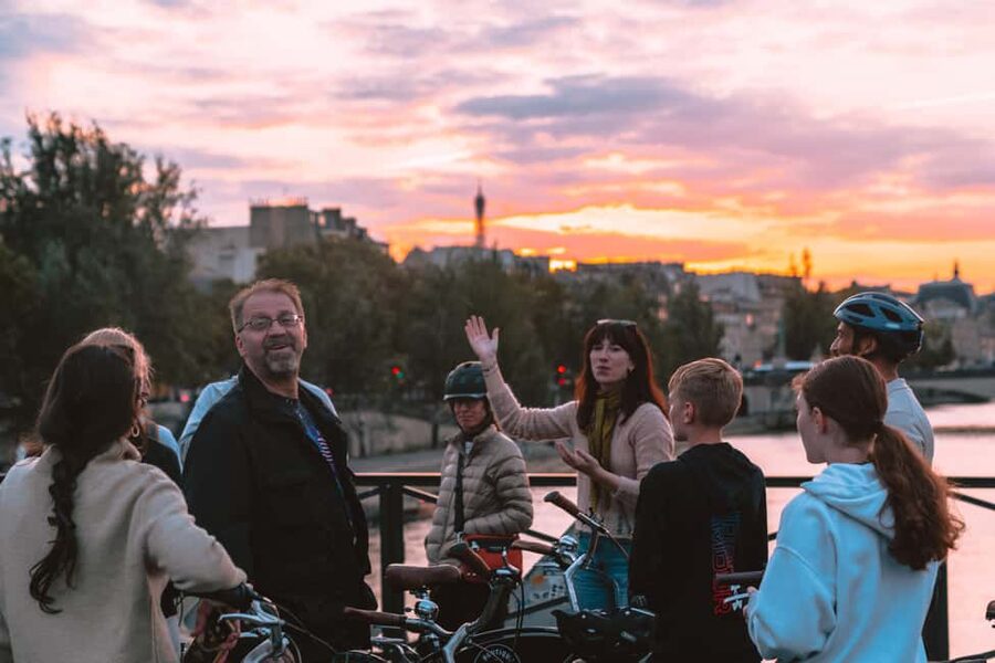 Paris: Night Small-Group Bike Tour & Boat Cruise - Pont Alexandre III and Musée d’Orsay