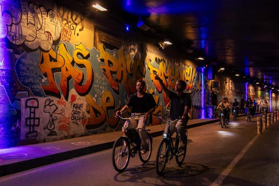 Paris: Night Small-Group Bike Tour & Boat Cruise - Île de la Cité, Notre Dame, and Sainte-Chapelle
