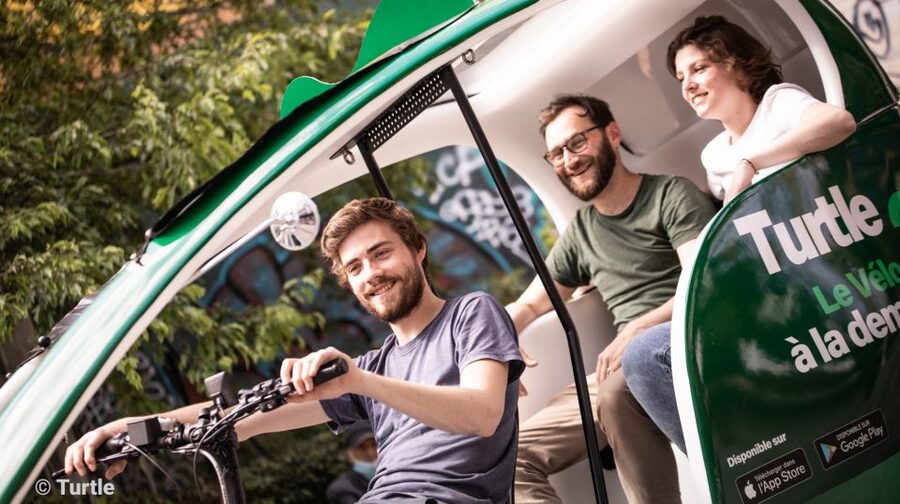 Paris: Private guided tour in Rickshaw bike - Gustave Eiffel - What the private format really gives you