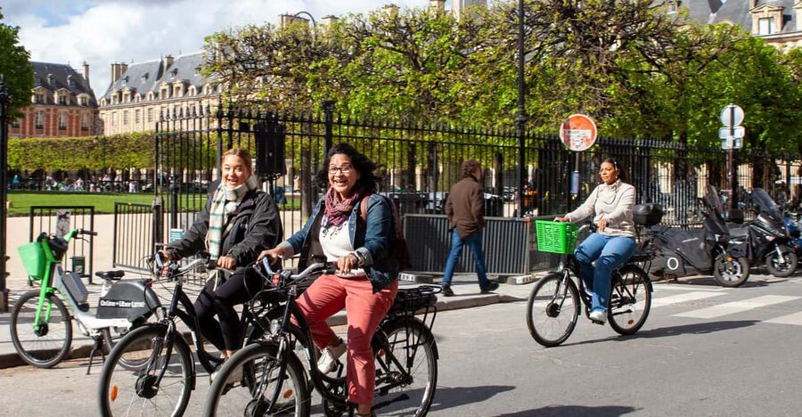 Paris: Scenic E-bike tour with optional Seine Cruise - Place de la Concorde and the Left Bank
