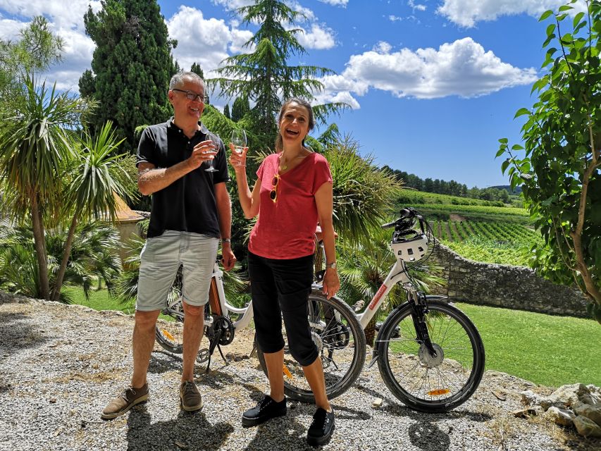 Penedès/BCN: Self-Guided eBike Tour with guided Winery Visit - Riding the Penedès vineyard paths