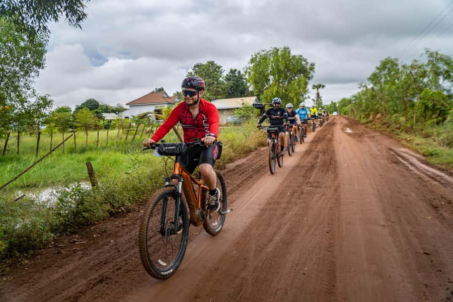 Phnom Penh: Silk Islands Half-Day Bike Tour - Leaving Phnom Penh by bicycle and ferry