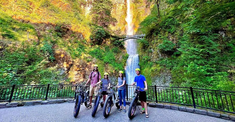 Portland: E-Bike Tour at Multnomah Falls - Getting fitted for the bike