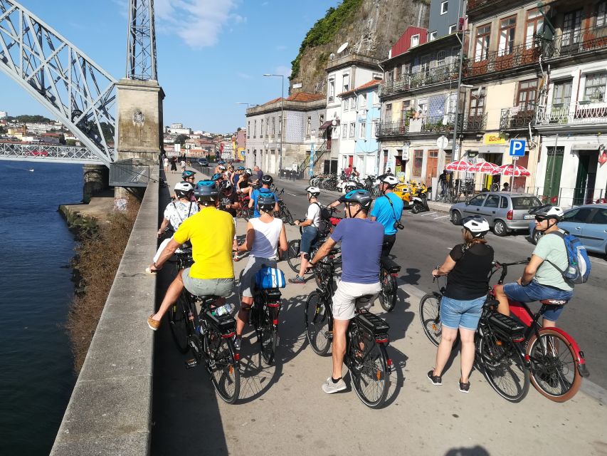 Porto: City Highlights 3-Hour Guided Electric Bike Tour - What the guides add to the ride