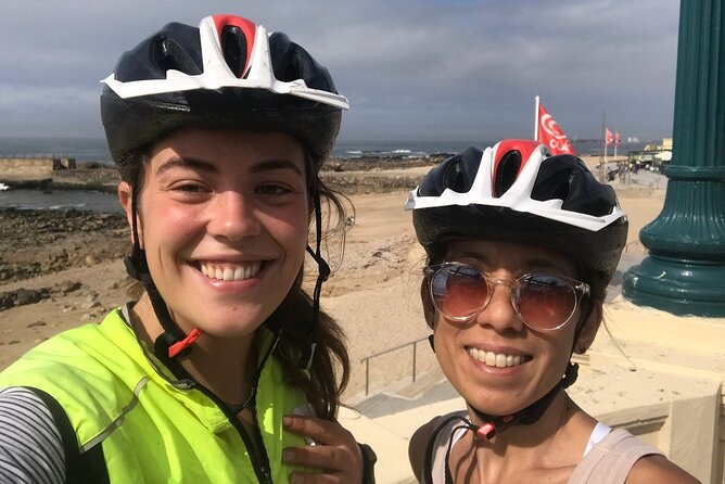 Porto Downtown and Sightseeing Bike Tour - Reaching the coast and sea views