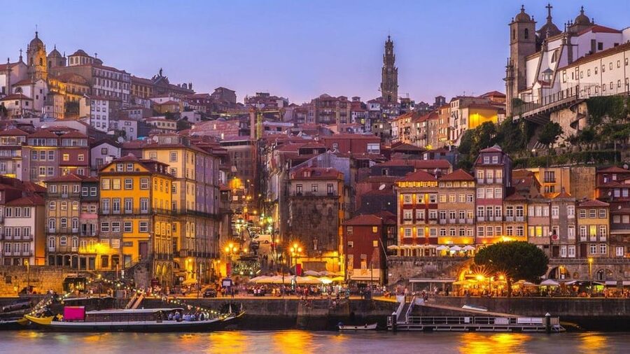 Porto: Guided e-bike tours in Porto and Gaia - Crossing between Porto and Gaia