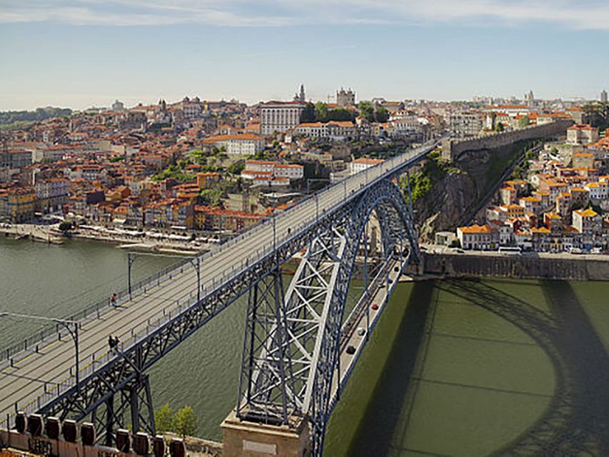 Porto: Historic e-Bike Tour with a guide - Crossing Dom Luís Bridge to Jardim do Morro