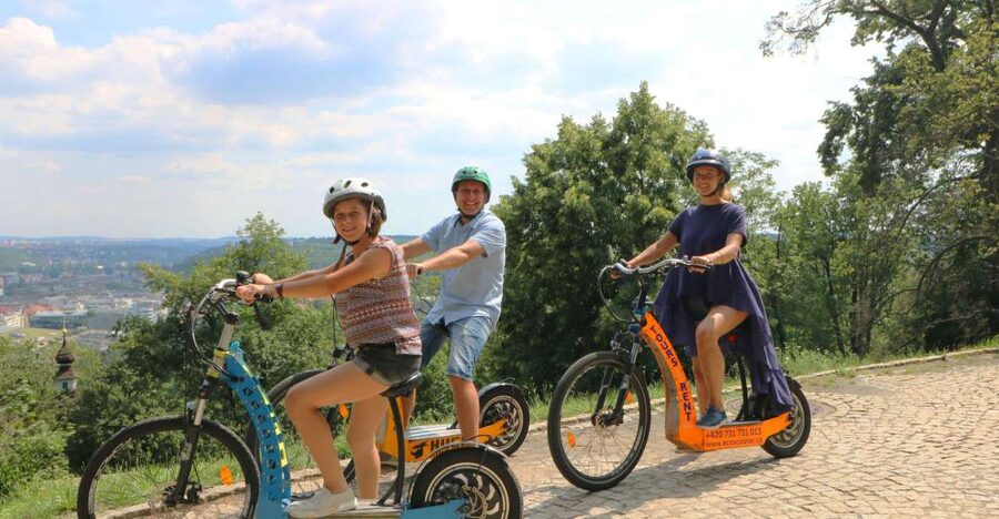 Prague: Highlights Tour on e-Scooter or eBike - E-scooter, e-bike, or trike?