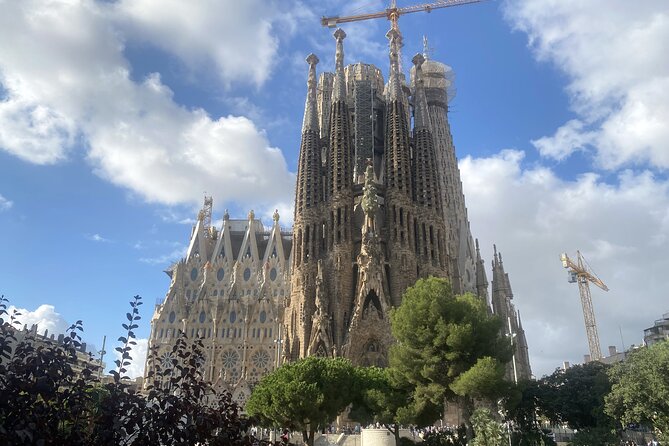 Private discovery bike tour of Barcelona - Music, Modernisme, and Passeig de Gràcia