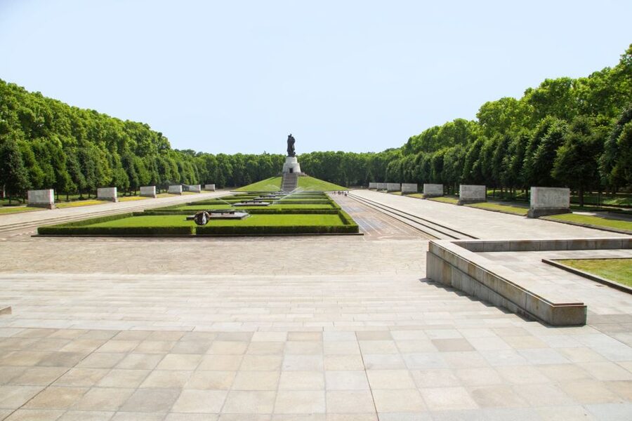 Private Highlights of Berlin Bike Tour - Who should book this Berlin bike tour?
