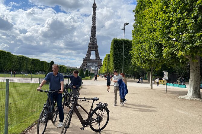Private Paris E-bike city highlights tour - Grand Palais, Petit Palais, and the 1900 exhibition story