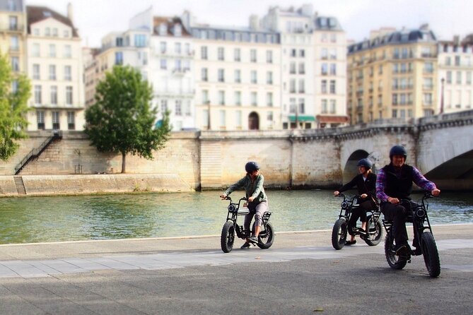 Private Paris electric bike ride with video - The video and photographs are more than a small extra
