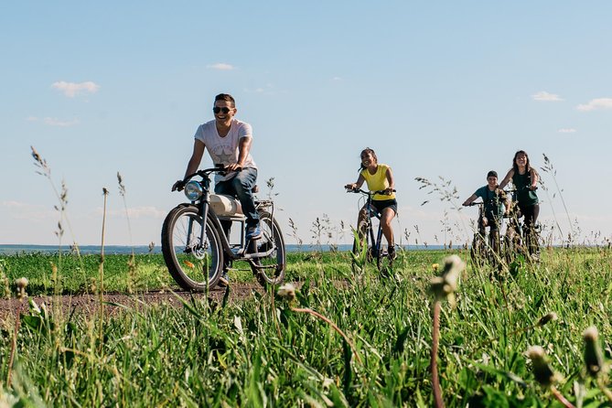 Quebec City: Electric Bike Rental on Ile d'Orléans - Four hours on the island’s paved shoulders