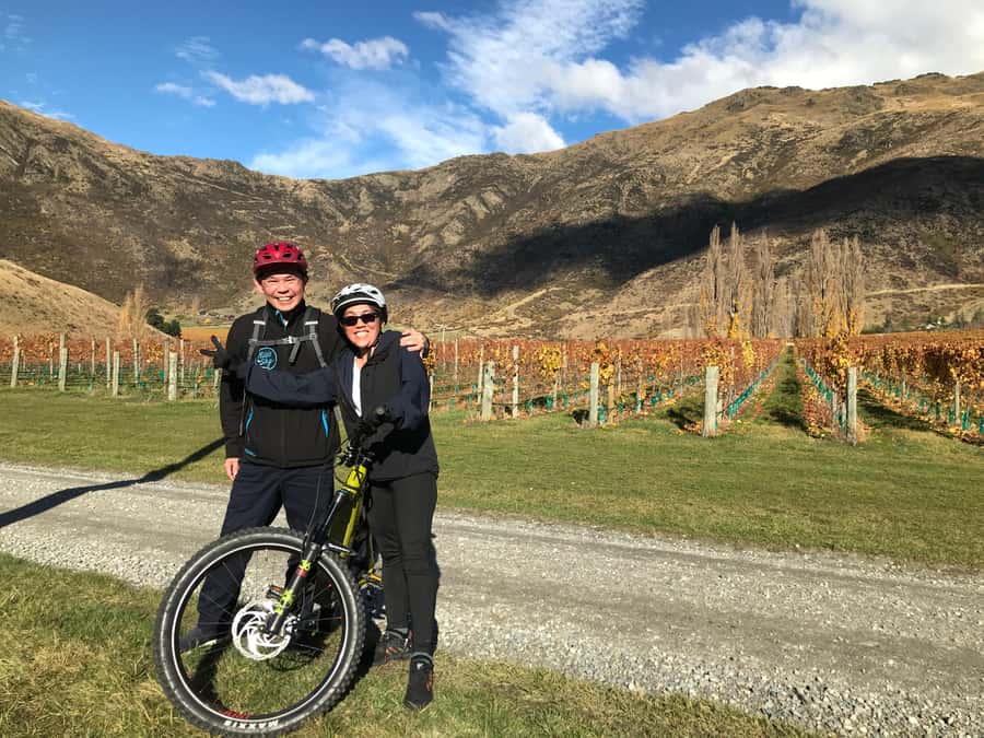 Queenstown: Guided E-Bike Tour with Winery Visits & Tastings - Two boutique wineries and a proper finish