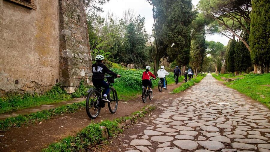 Rome: Appian Way Aqueducts Bike Tour (UPG Catacombs & Lunch) - Baths of Caracalla and the ride back
