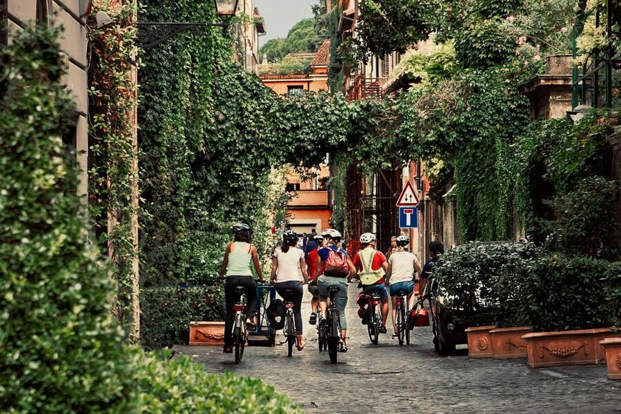 Rome: Cannondale E-Bike Tour of Top Landmarks & More - Safety, pace, and riding in central Rome