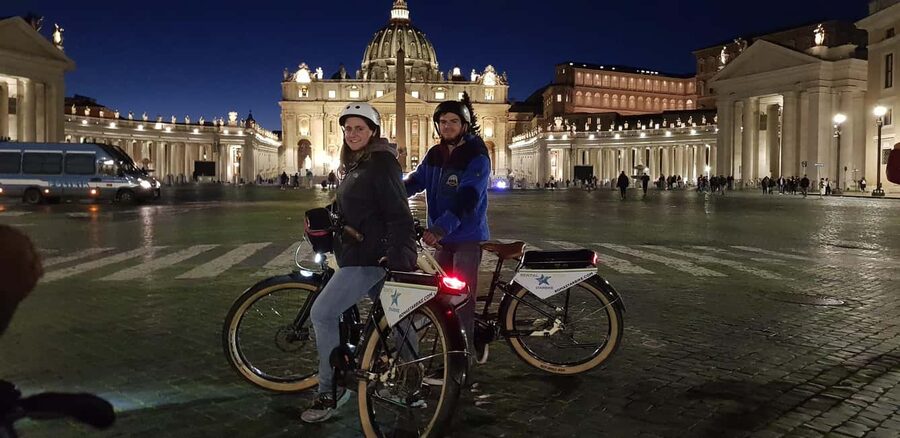 Rome: E-Bike Sunset Tour with Pizza Option - Starting near the Colosseum