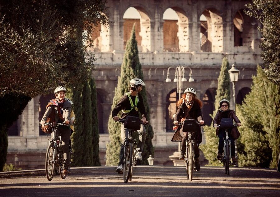 Rome: Full-Day Guided Tour by E-Bike with Lunch Included - Lunch at an Italian Trattoria