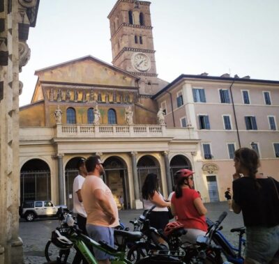 guided night e-bike tour with typical ice-cream