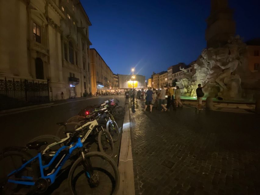 Rome :guided night e-bike tour with typical ice-cream - Gelato at Giolitti near the Pantheon