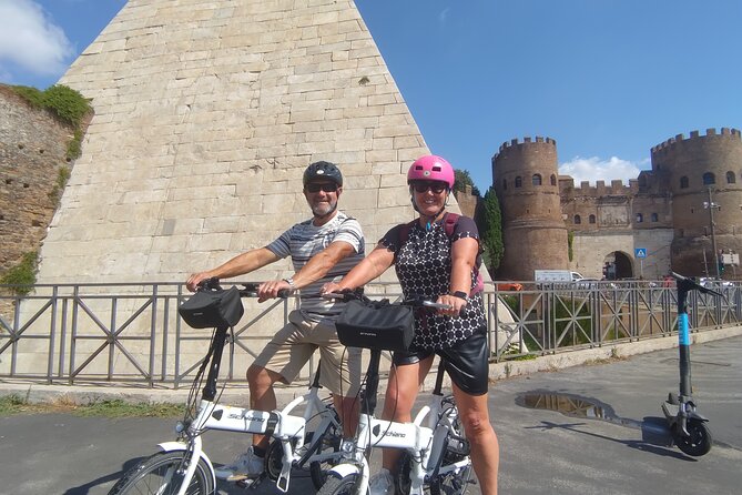 Rome Highlights by E-Bicycle Small group - Piazza Venezia and the white Vittoriano