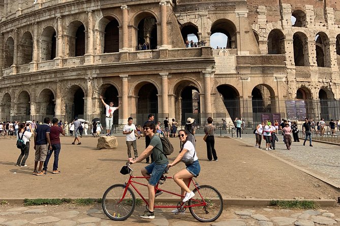 Rome Highlights by E-Bicycle Small group - Passing through Circus Maximus
