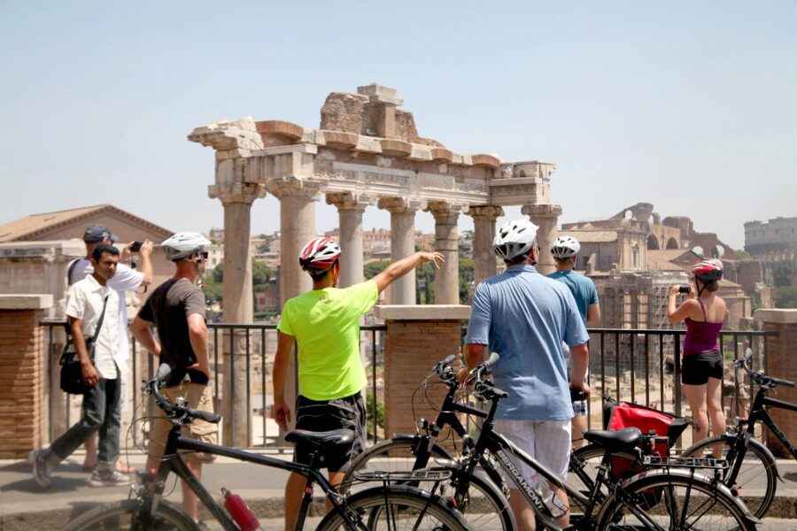 Rome: Top Highlights & Hidden Gems Tour by Cannondale E-Bike - Why a bike works so well in central Rome