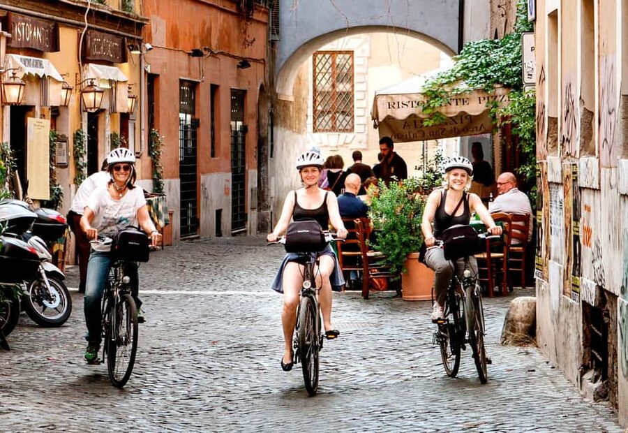 Rome: Top Highlights & Hidden Gems Tour by Cannondale E-Bike - What the riding feels like in real Rome