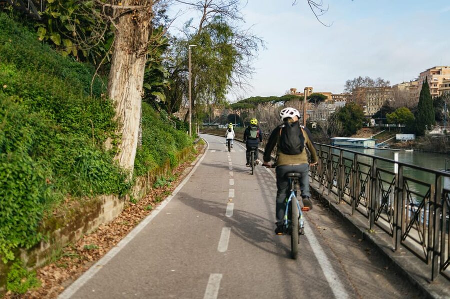 Rome: Villa Borghese, Villa Ada, and Coppedè E-Bike Tour - Starting at the Tiber near Lepanto