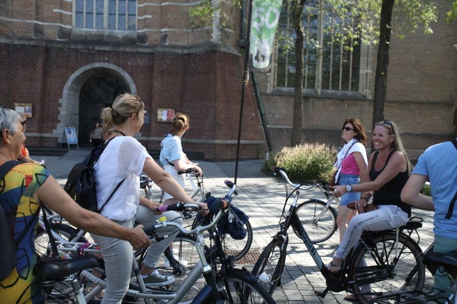 Rotterdam: 2.5-Hour Highlights Bike Tour - When to book the Rotterdam bike tour