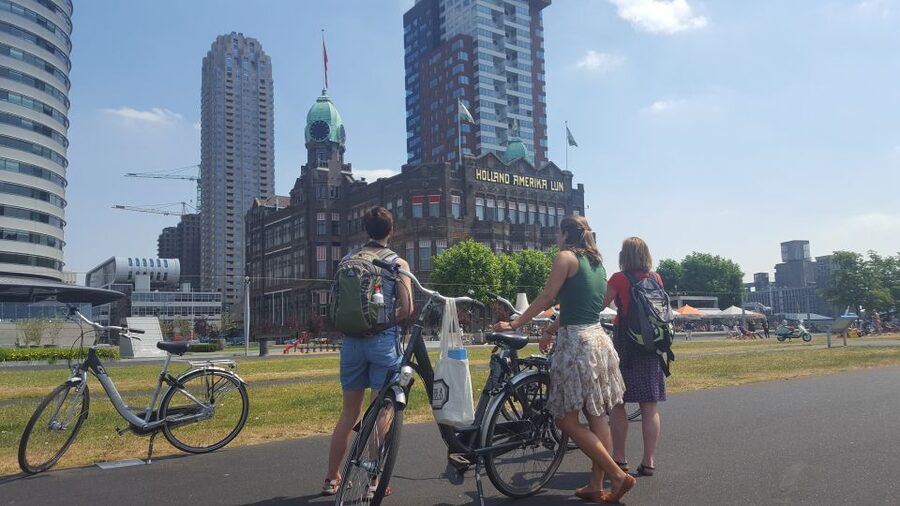 Rotterdam: City Highlights Guided Bike Tour - What the cycling itself is like