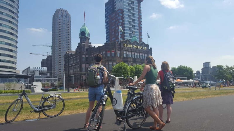 Rotterdam: City Highlights Guided Bike Tour - The guides make the difference