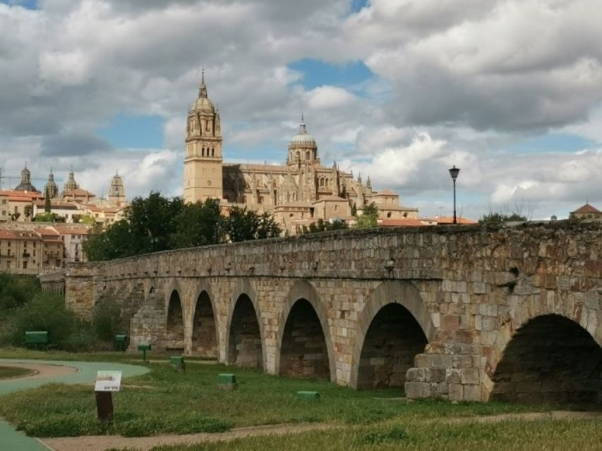 Salamanca: Guided Sightseeing Tour by Bicycle - Why a bicycle works so well in Salamanca