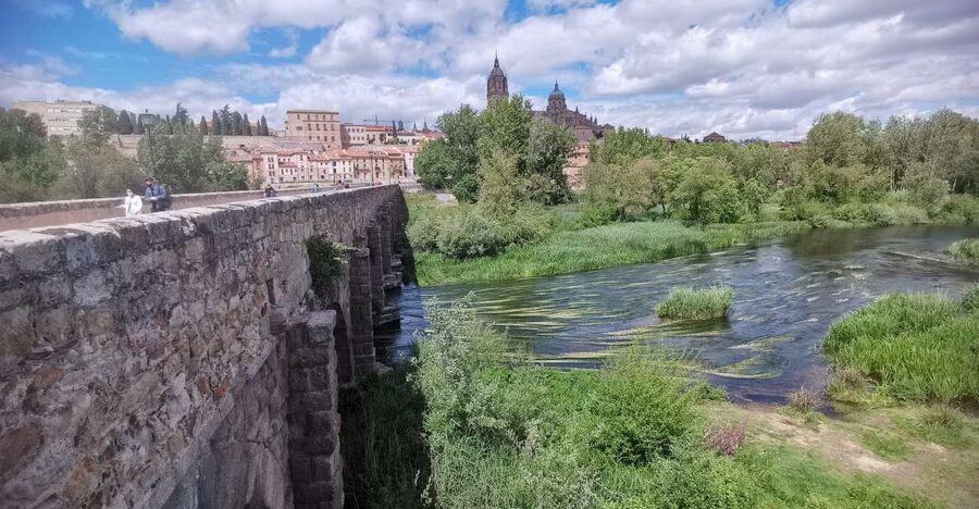 Salamanca: Guided Sightseeing Tour by Bicycle - The 105-minute ride through Salamanca
